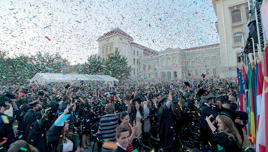 UMF Iași și-a sărbătorit absolvenții Promoției 2017