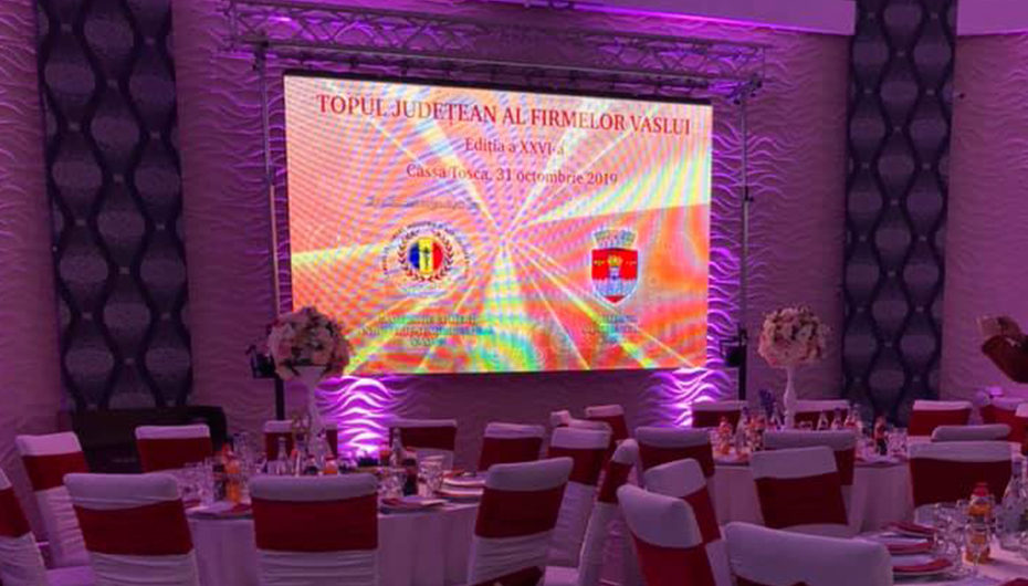 Două studente ale UMF Iași, premiate la Gala Laureaţilor Topului Firmelor judeţului Vaslui