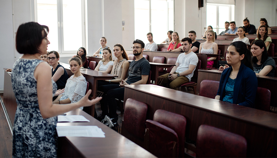 Studenții și absolvenții UMF Iași învață să fie antreprenori