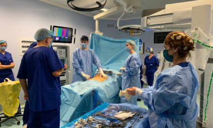 CENEMED – prima intervenție chirurgicală asistată robotic din regiunea de NE a țării