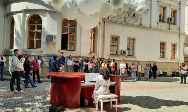 UMF Iași „și-a deschis curtea” pentru un festival de arhitectură