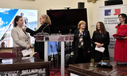 UMF Iași își îmbogățește lista laureaților „Palmes Académiques”: conf. univ. dr. Claudia Elena Dinu, distinsă cu gradul de Cavaler