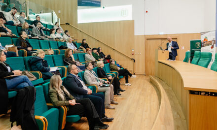 Curs practic de ecografie toracică și multiorgan organizat la UMF Iași, coordonat de un absolvent al universității